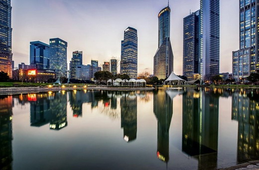 爱上海：Shanghai at night, explore the cultural connotations behind the night tour